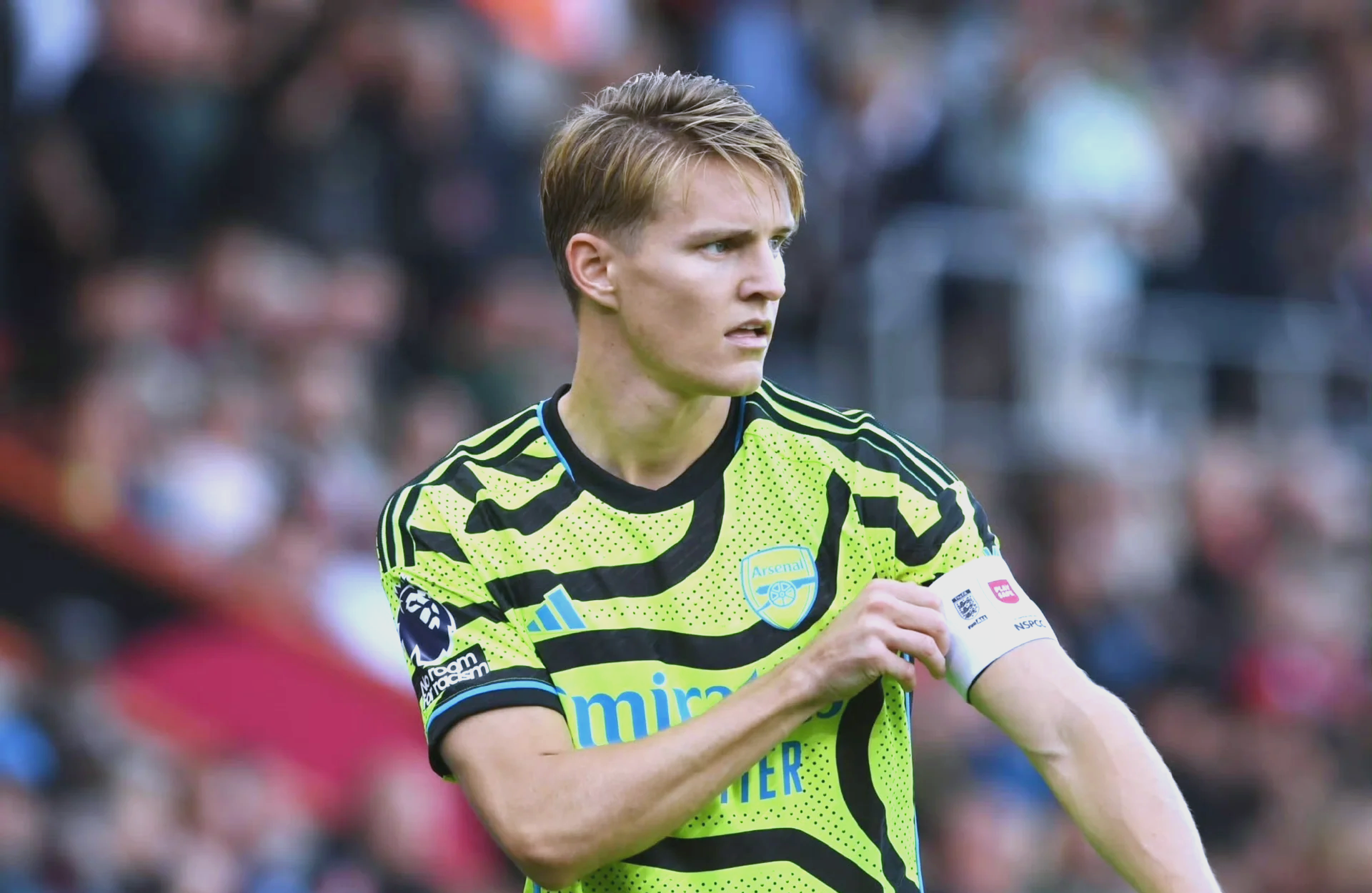 爱游戏亚洲官网-伯恩茅斯大胜沃特福德城，埃弗顿逆转南安普顿的简单介绍