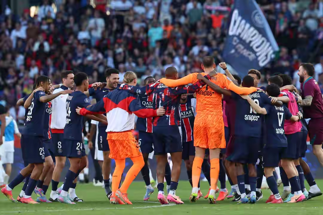 巴黎圣日耳曼大获全胜，士气高昂迎接下场比赛的简单介绍