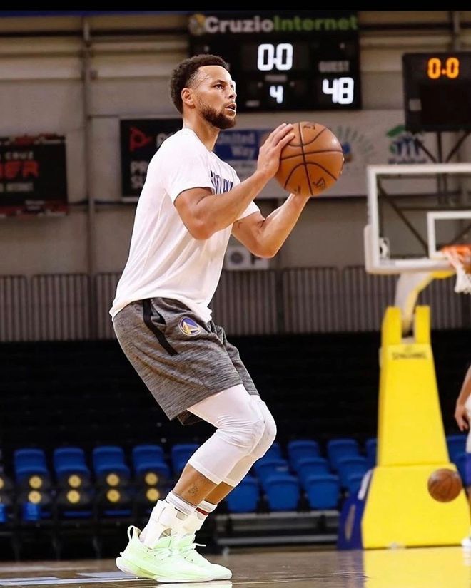 包含莱万特惨遭准绝杀，憾失胜局的词条